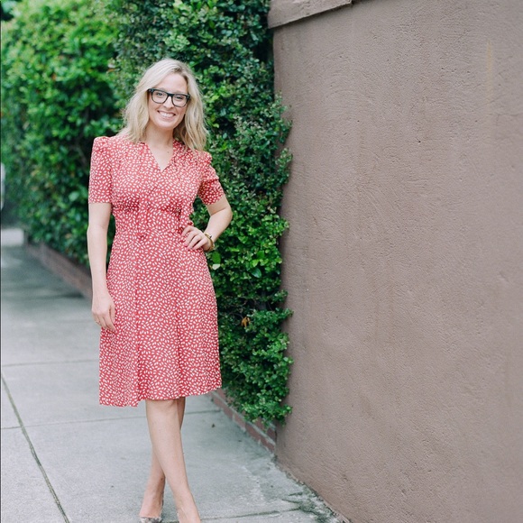 Meet your Posher, Classically Curated - Picture 5 of 7